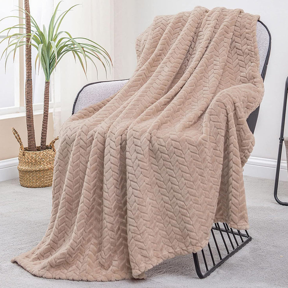 COMFEYA Soft Jacquard Leaves Pattern Flannel Fleece Throw Blanket_15